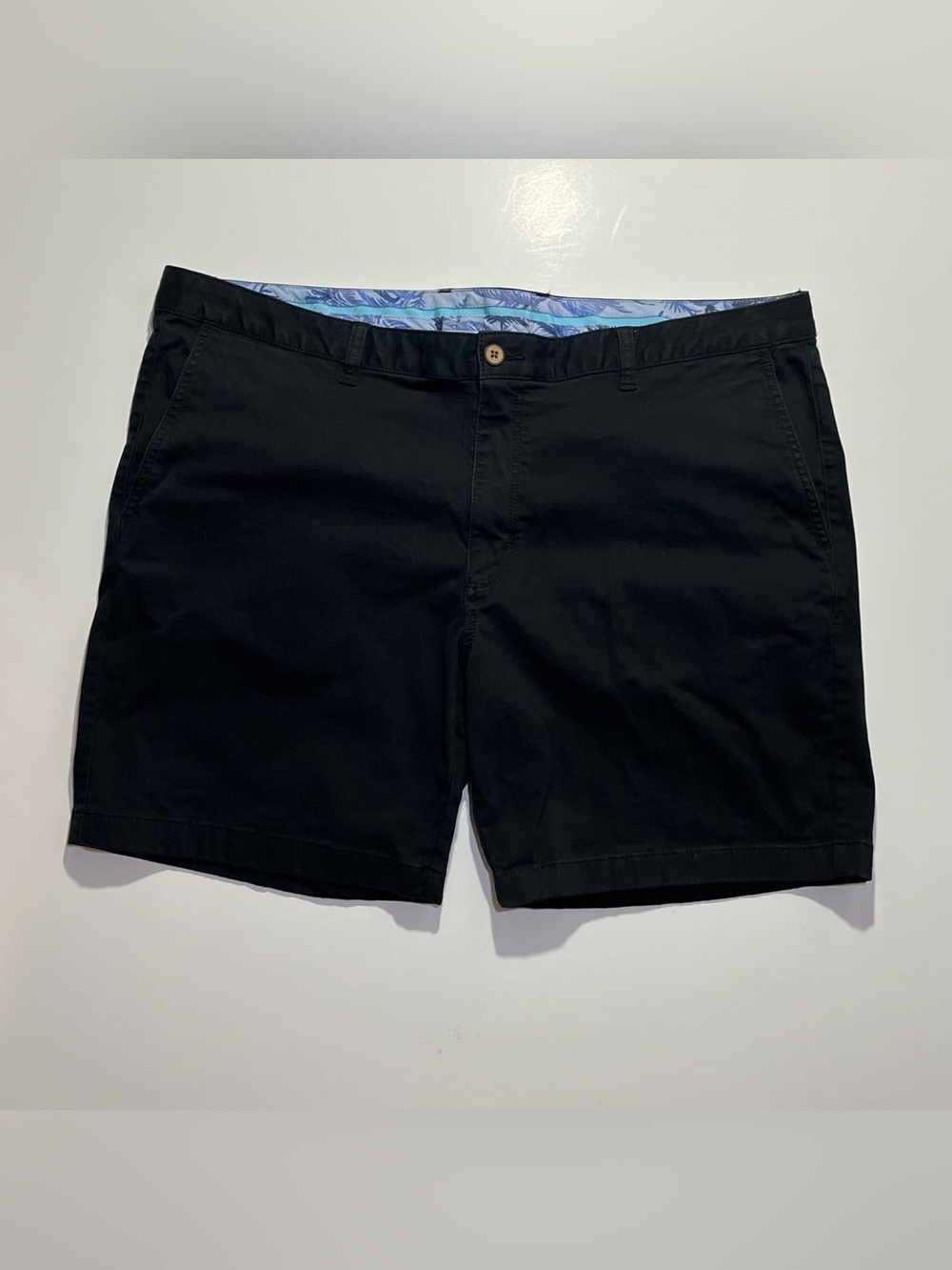 Tommy Bahama Cotton Chino Shorts, Size 40, Inseam 8” Black